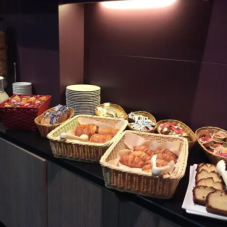 Hotel The Originals City, Le Causséa,