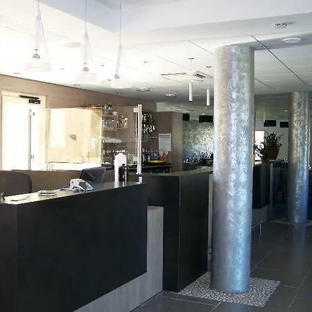 Hotell The Originals City, Le Caussea, Castres (Tarn)