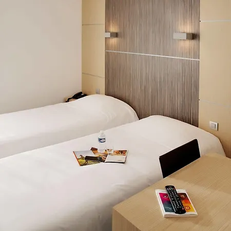 Hotel The Originals City, Le Causséa,
