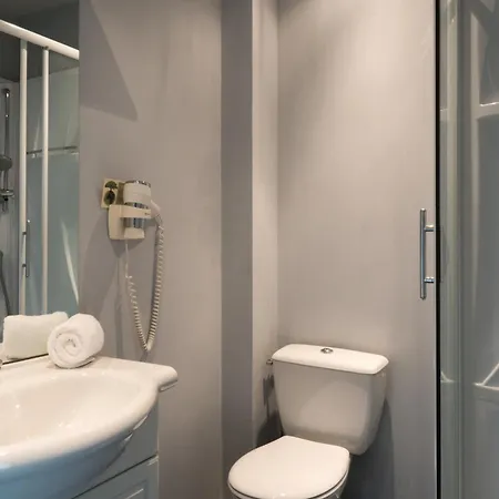 Hotell The Originals City, Le Caussea, 3*