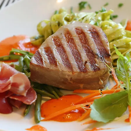 Hotel The Originals City, Le Causséa, 3*