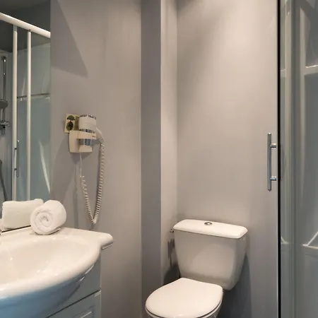 Hotel The Originals City, Le Causséa,